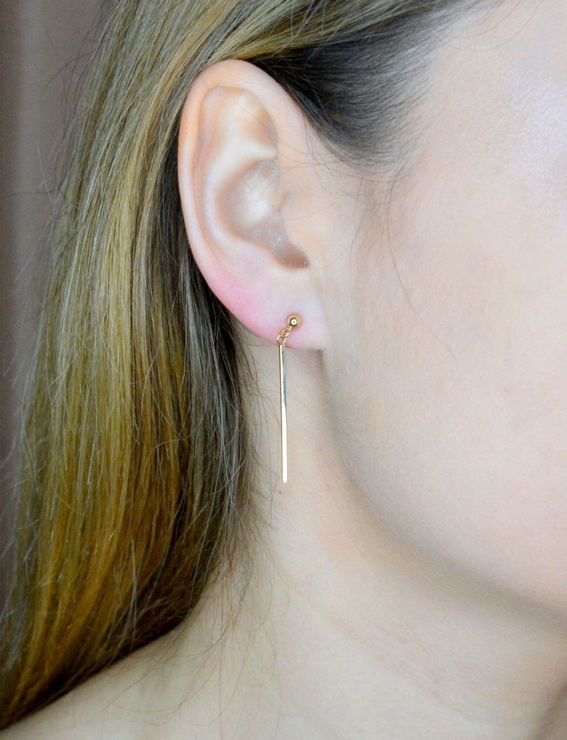 Złote kolczyki 585 wiszące patyczki KL 8100 585.jpg